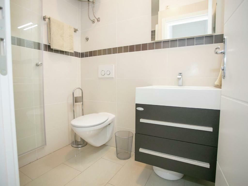 Sesar Apartments Krk - No. 3 Cvita คิร์ก ภายนอก รูปภาพ