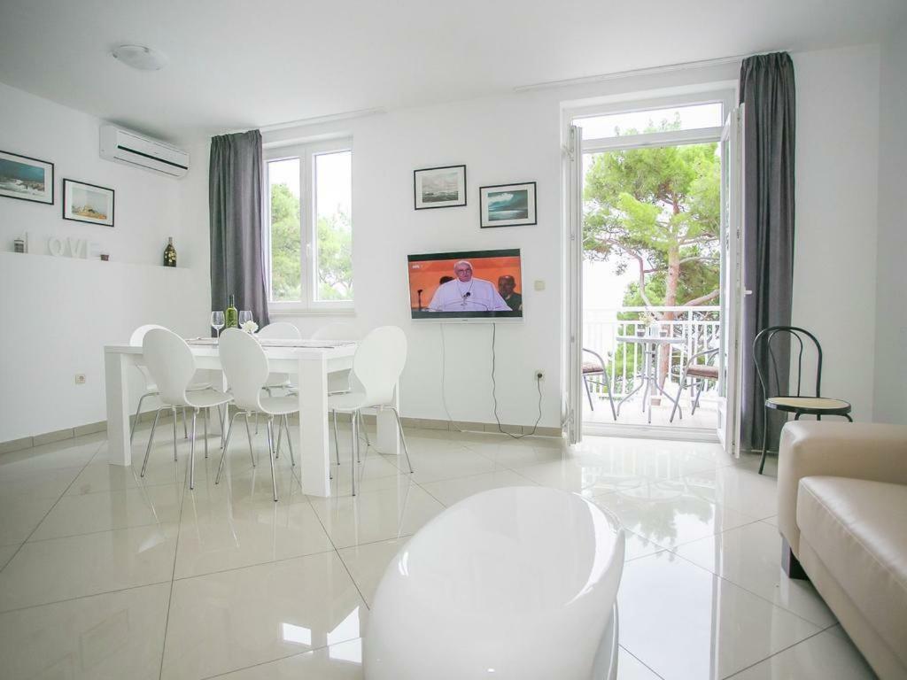 Sesar Apartments Krk - No. 3 Cvita คิร์ก ภายนอก รูปภาพ